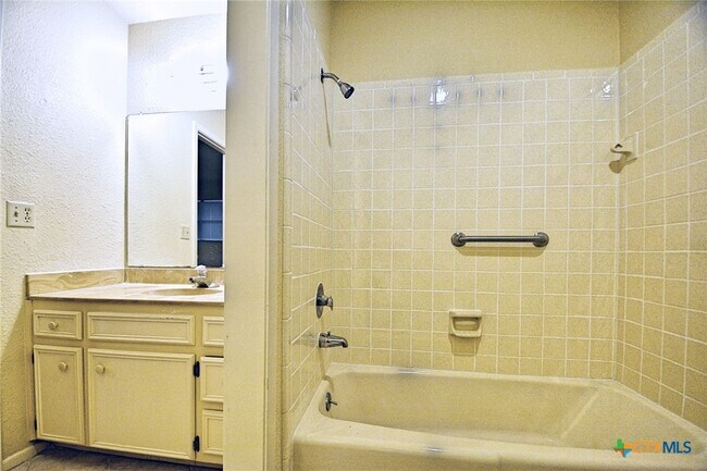 Building Photo - 788 Mary Preiss Dr