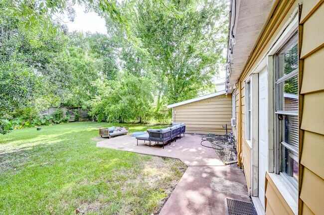 Building Photo - 4311 Ione St