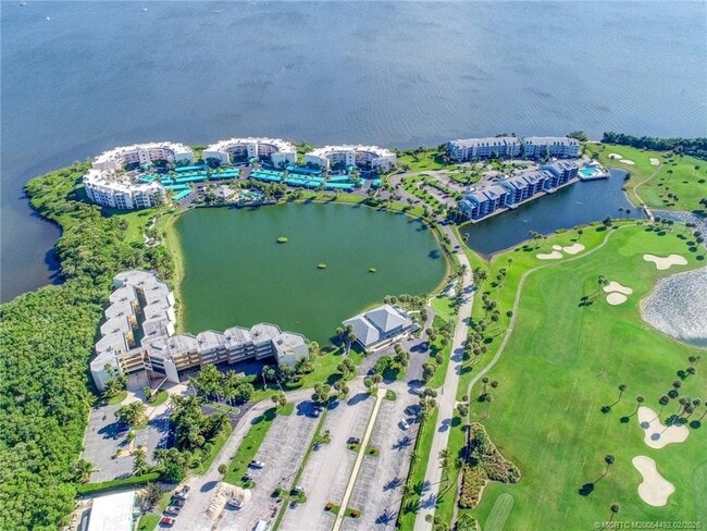 Building Photo - 5750 NE Island Cove Way