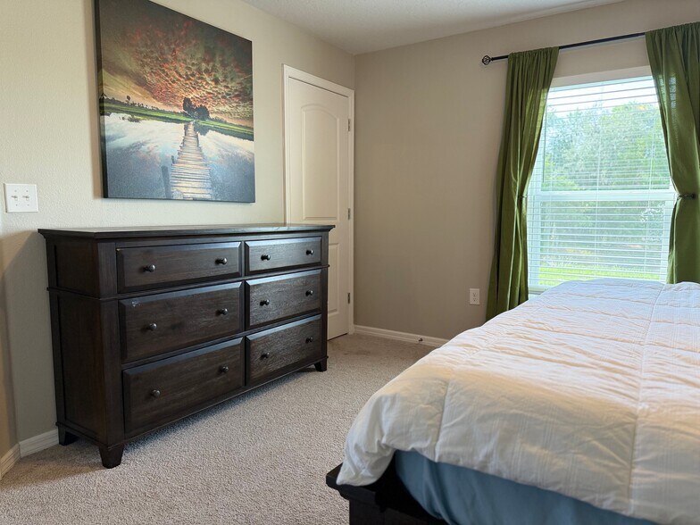 Building Photo - 458 River Hill Dr