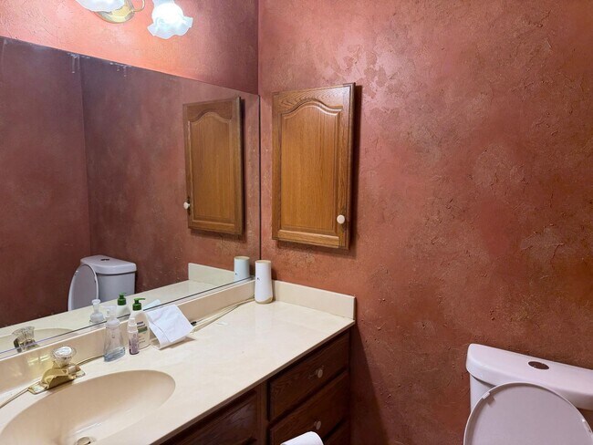 Building Photo - 229 Shea Dr