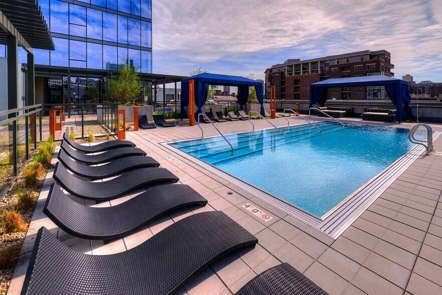 Building Photo - 1200 N Larrabee St