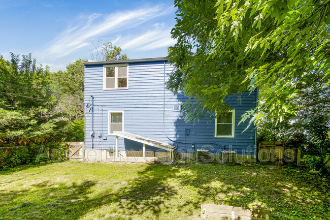 Building Photo - 4141 Eaton St