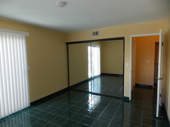 Building Photo - 524 Shorebird Cir