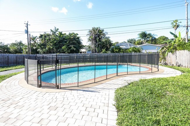 Building Photo - 3341 W Park Rd