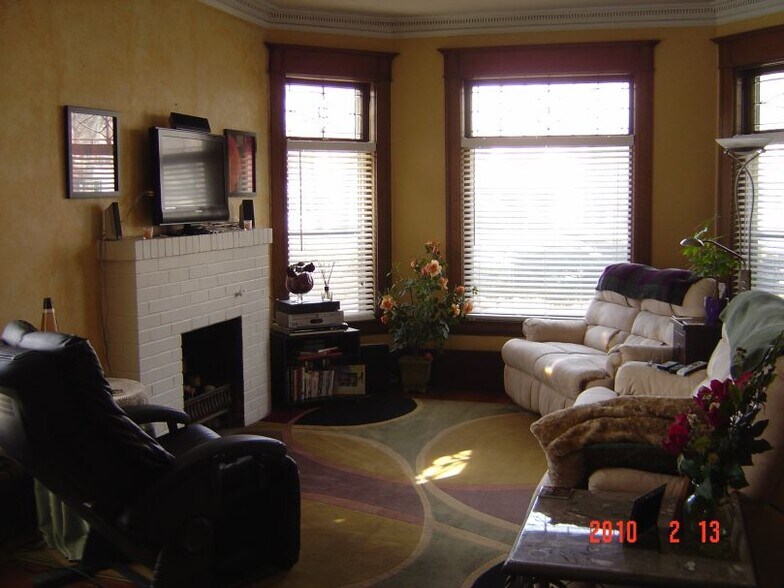 Primary Photo - 1437 N Nevada Ave