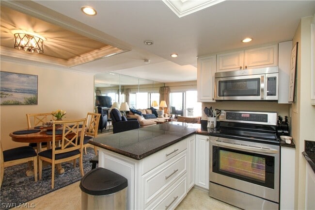 Building Photo - 3443 Gulf Shore Blvd N