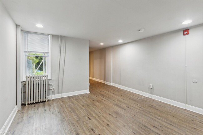 Building Photo - 1 br, 1 bath Triplex - 1707 N Gratz ST Uni...