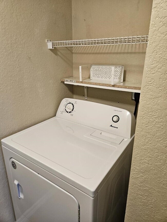 Building Photo - 6758 W Sample Rd