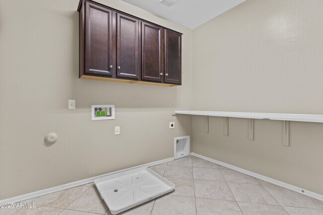 Building Photo - 9382 W Louise Dr