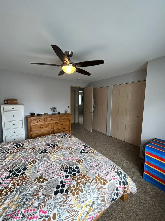 Building Photo - 3 Bedroom 2 Bath House on Cul-de-sac near Whatcom Falls Park
