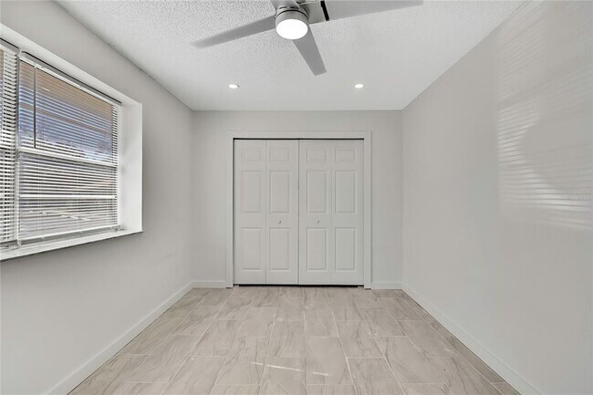 Building Photo - 10986 W Tidewater Cir