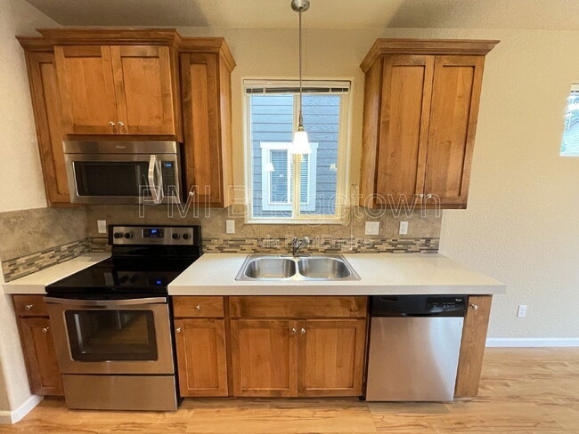 Building Photo - 14815 SE Rupert Dr