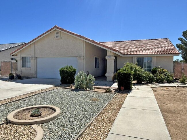 Building Photo - 7728 Paisley Ave