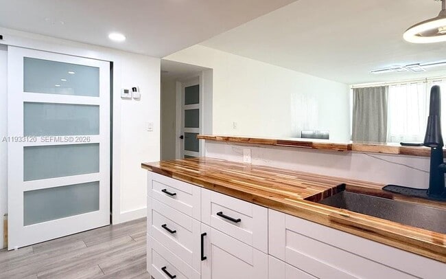 Building Photo - 9125 SW 77th Ave