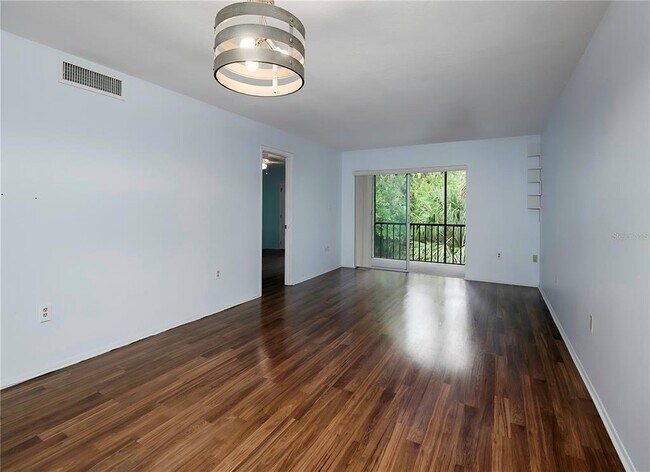 Building Photo - 120 Cypress Ln