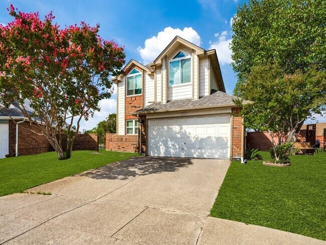 Building Photo - 2401 Brooke Ct