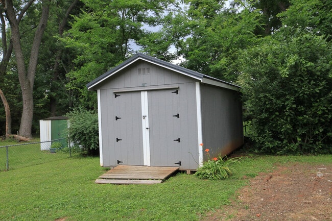 Building Photo - 308 S Baird Ln