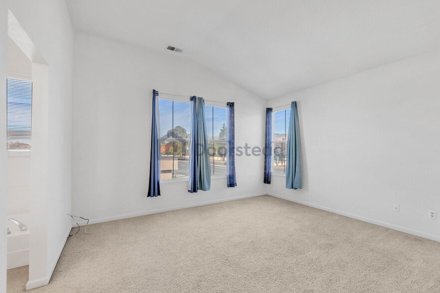 Building Photo - 2955 Vineyard Park Dr