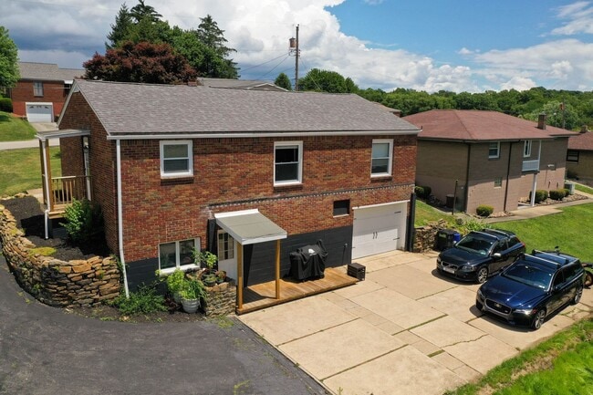 Building Photo - Charming 3-Bedroom, 2-Bath Single-Family H...