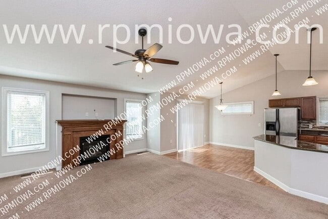 Building Photo - 5016 NE Innsbruck Dr