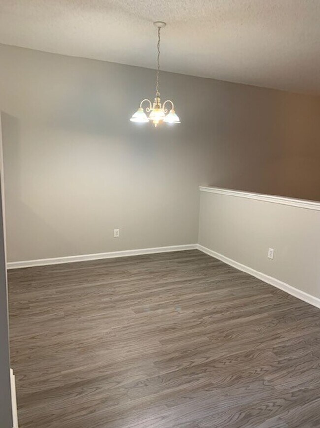 Building Photo - X101