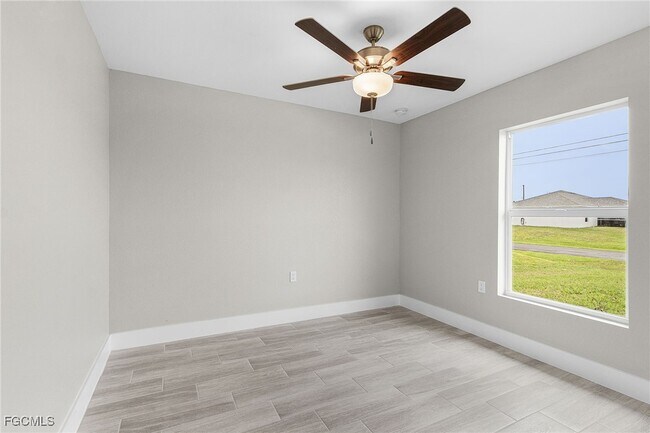 Building Photo - 3509 NE 21st Ave