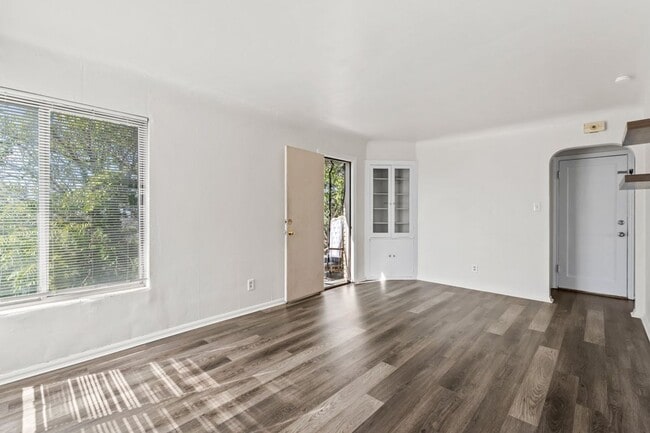 Building Photo - Peaceful 1 Bedroom Apartment Near the Utah...