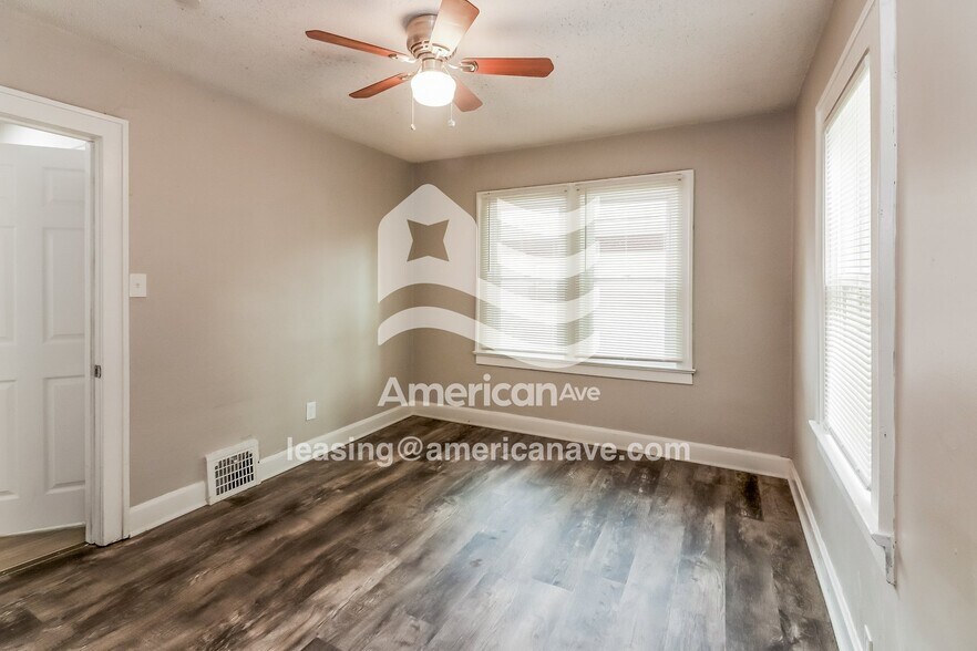 Building Photo - 4432 Flora Ave