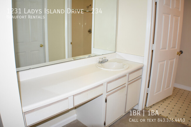 Building Photo - 1231 Ladys Island Dr