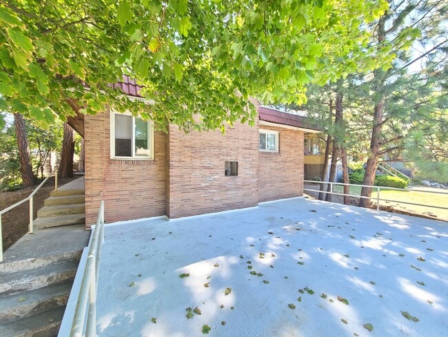 Building Photo - 801 S Lincoln Pl