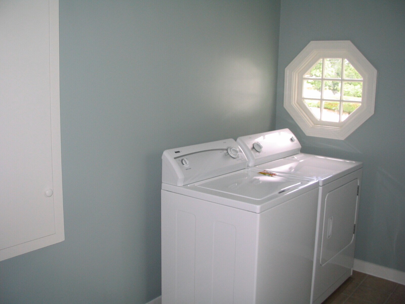 Building Photo - 312 W Auglaize St