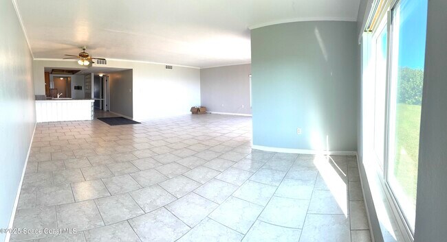 Building Photo - 1415 N Hwy A1A