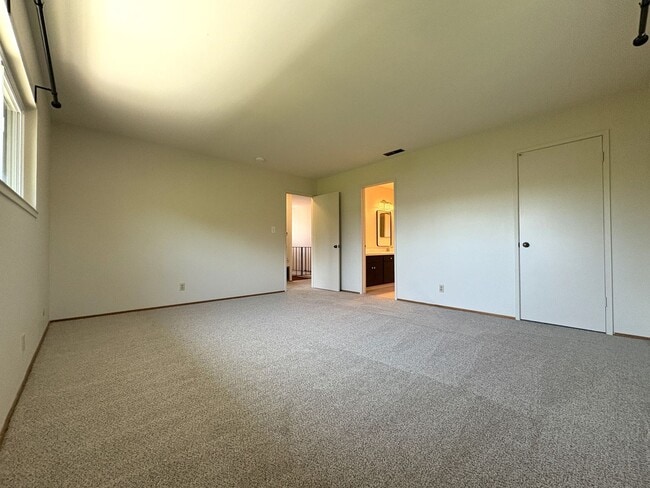 Building Photo - Charming Palo Alto Home with Beautiful Lan...