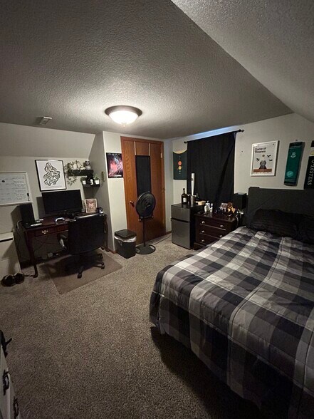 Building Photo - 1208 N 4th St