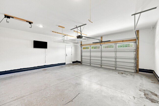 Building Photo - 233 Forester Dr
