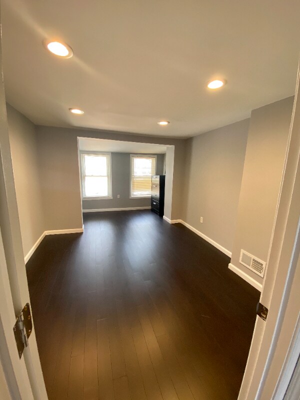 Building Photo - 1165 Cleveland St