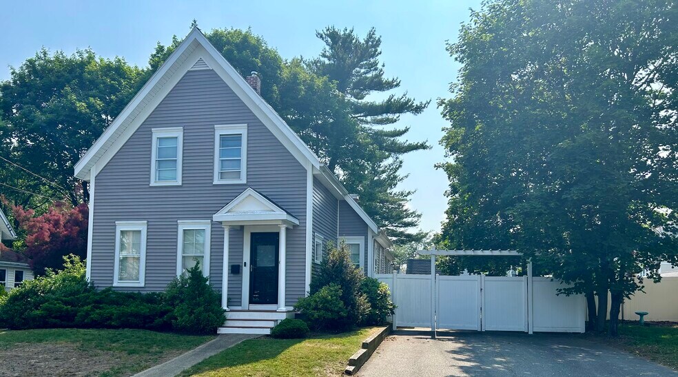 Primary Photo - 61 Stetson St