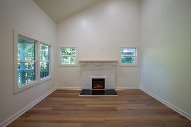 Building Photo - 1342 Carter Rd