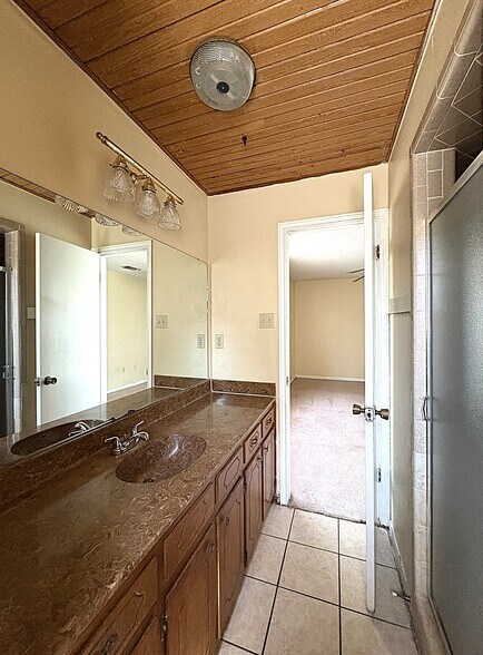 Building Photo - 2309 Whitney Dr