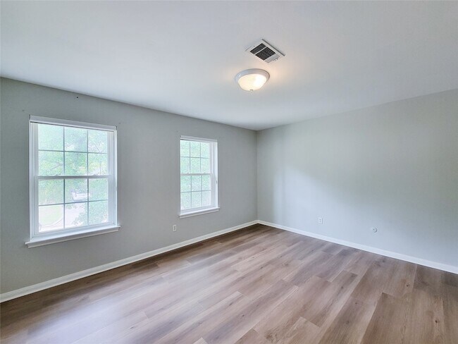 Building Photo - 13406 Glen Erica Dr