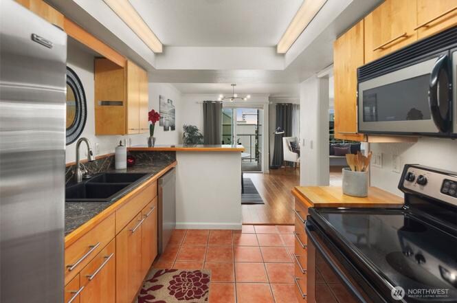 Building Photo - 617 W Mercer Pl