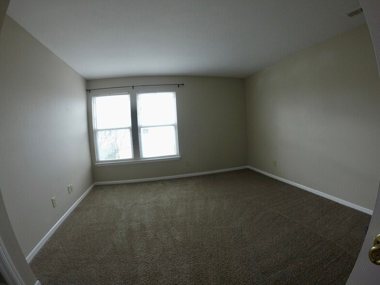 Master Bedroom - 10223 Cumberland Pointe blvd