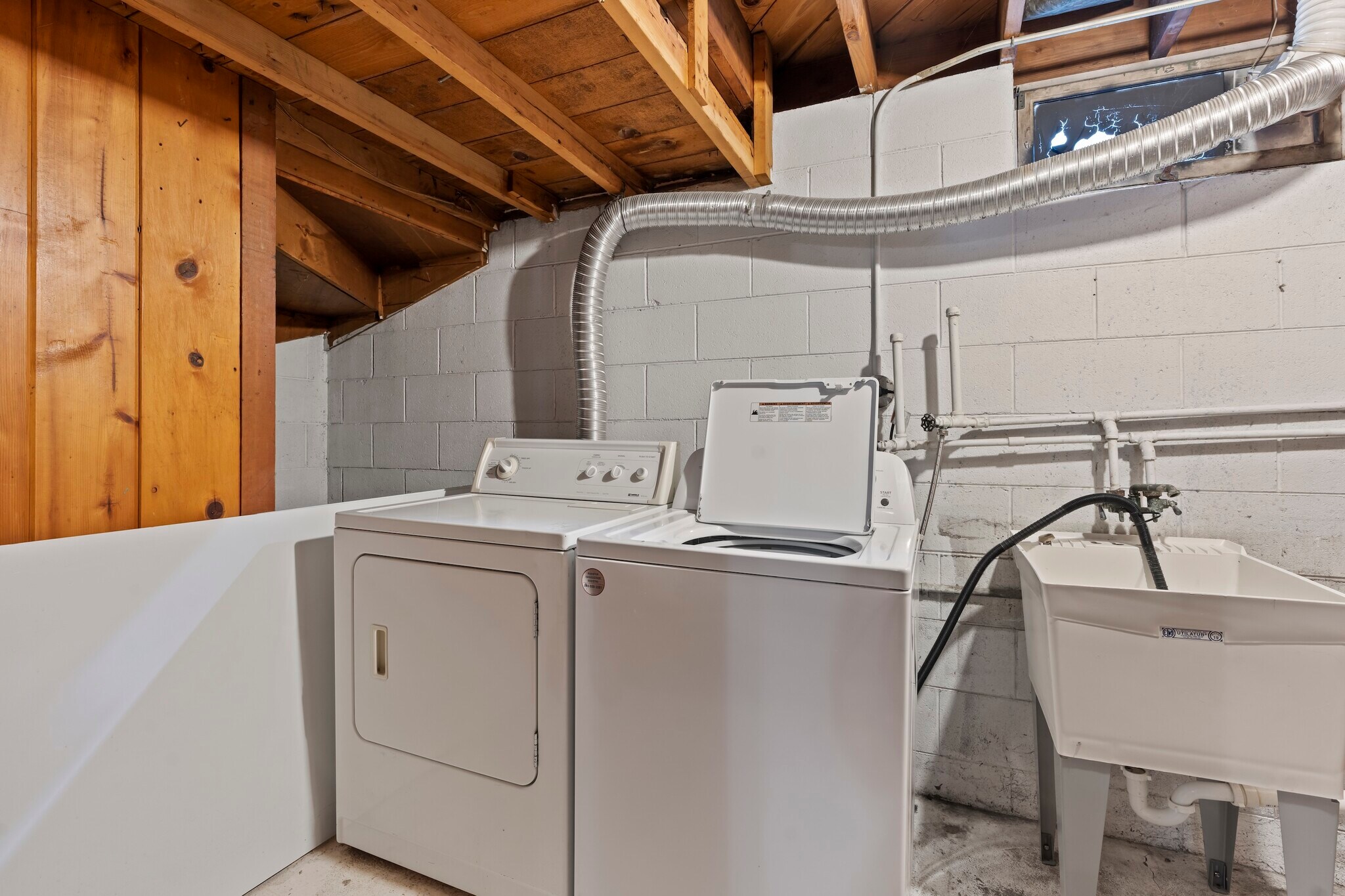 Building Photo - 3216 N Downer Ave