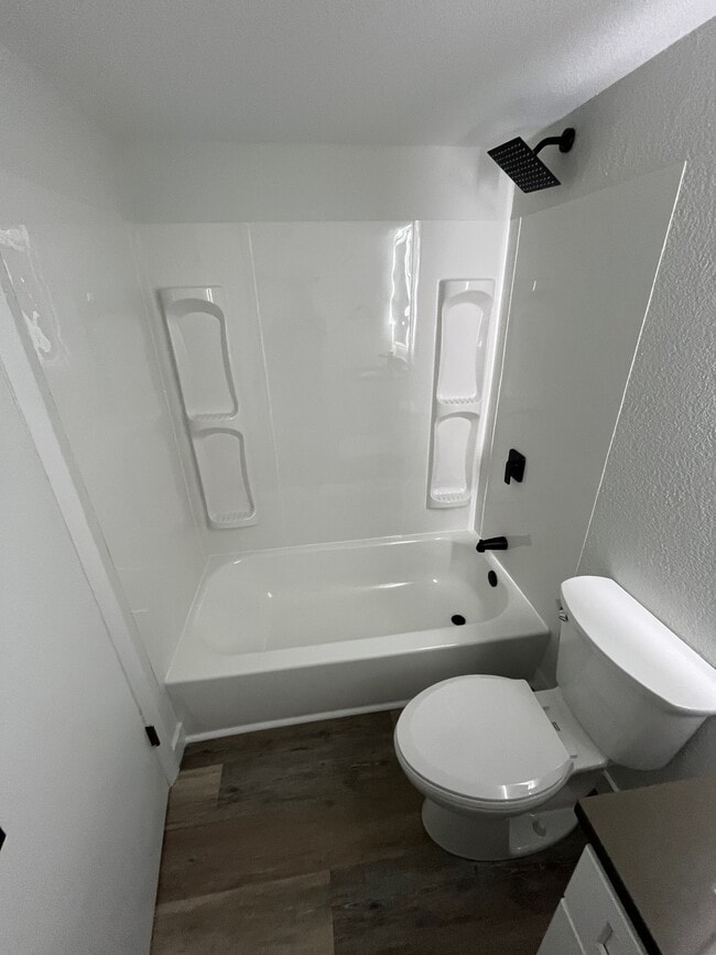 Building Photo - 2726 Center St