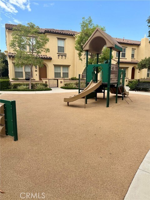 Building Photo - 428 Campestre Ln