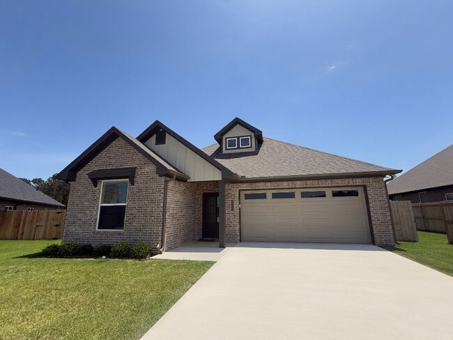 Building Photo - Single Family Home- The Houston