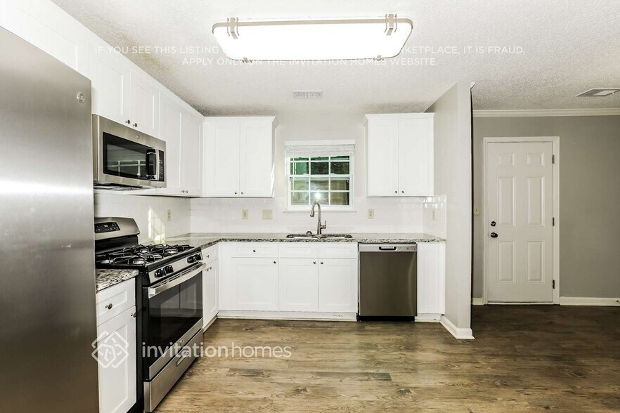 Building Photo - 81 Hampton Oaks Dr
