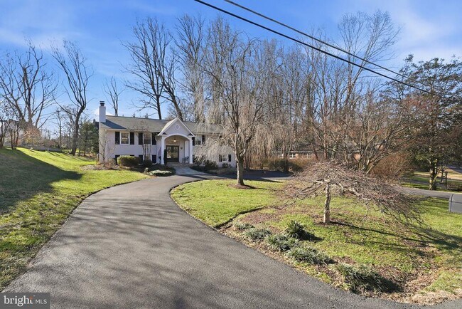 Building Photo - 7001 Arbor Ln