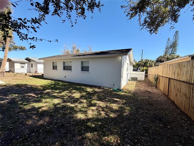 Building Photo - 6813 S Cortez Ave